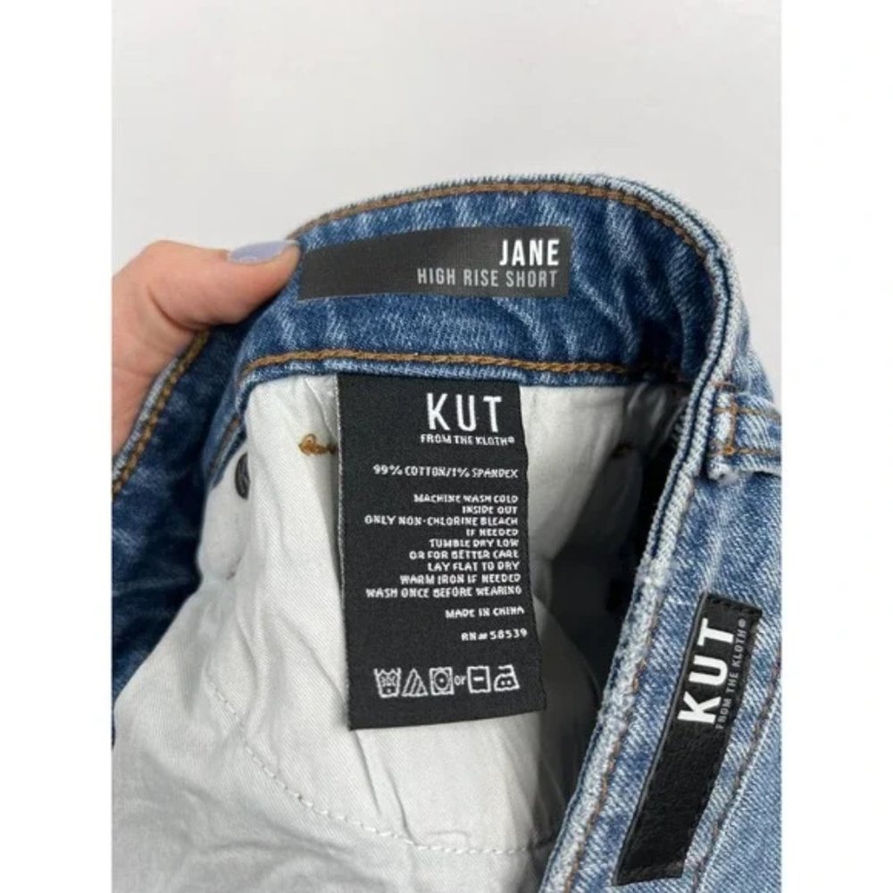 Kut from the Kloth Jane High Waist Distressed Fray Hem Denim Shorts Size: 2 NWT - Picture 10 of 12